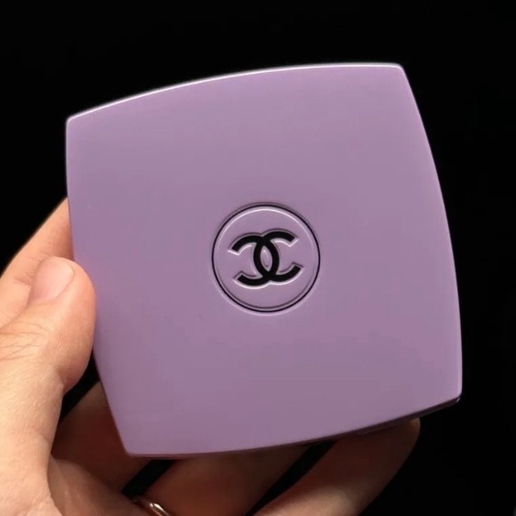 CHANEL DUAL COMPACT MIRROR - LIMITED STOCK PURPLE WITH BOX/VELVET DUSTBAG - Picture 7 of 16